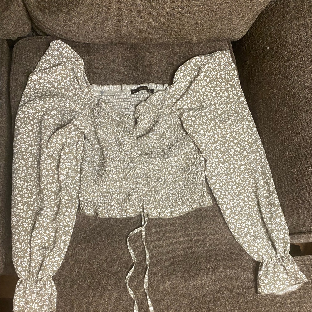 I took shoulder crop top size medium